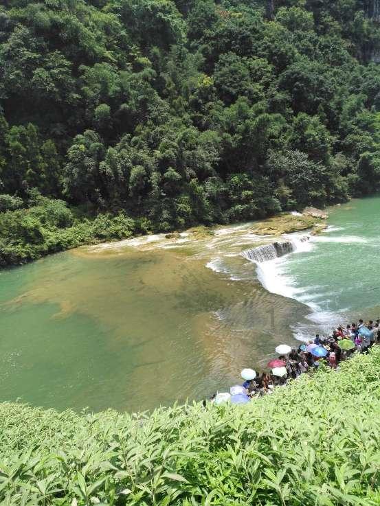 “龙经济”热度狂飙，联名周边炙手可热，海外订单激增
